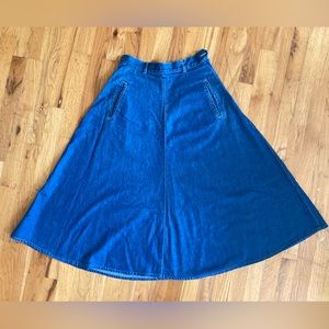vintage 1980s Calvin Klein Sport High waist A-line midi skirt.